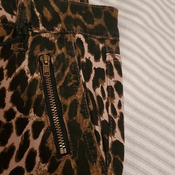 🆕️ Ashley Mason Leopard Cargo Skinny - Picture 6 of 12